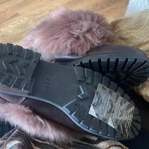 UGG Brown Boots with Faux Fur - Picture 5 of 11